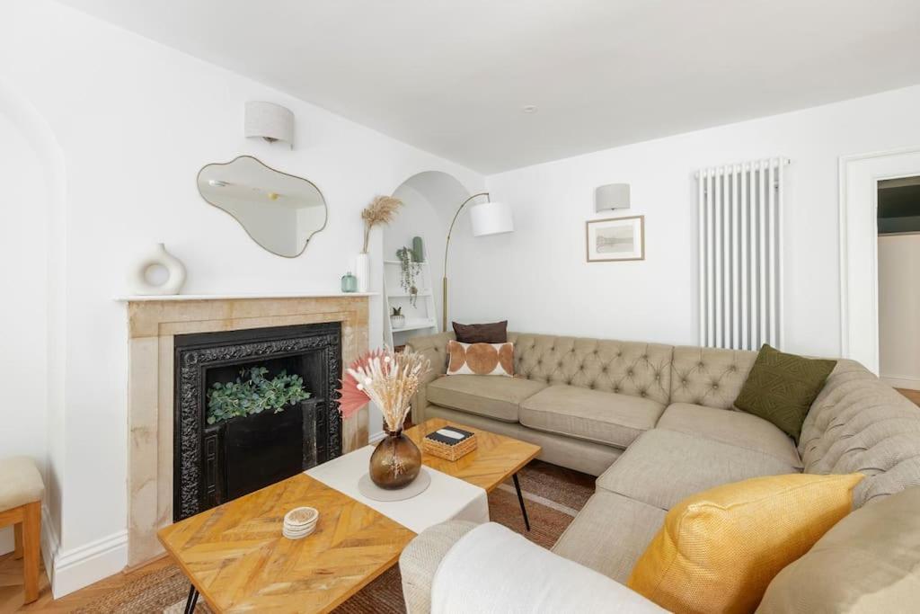 Spacious Apartment - 5 Minutes Walk To Bath Abbey Kültér fotó