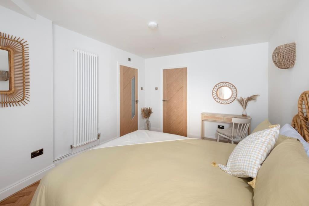 Spacious Apartment - 5 Minutes Walk To Bath Abbey Kültér fotó