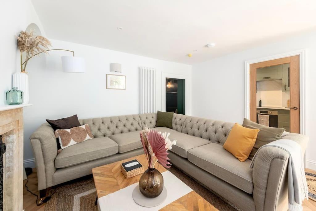 Spacious Apartment - 5 Minutes Walk To Bath Abbey Kültér fotó